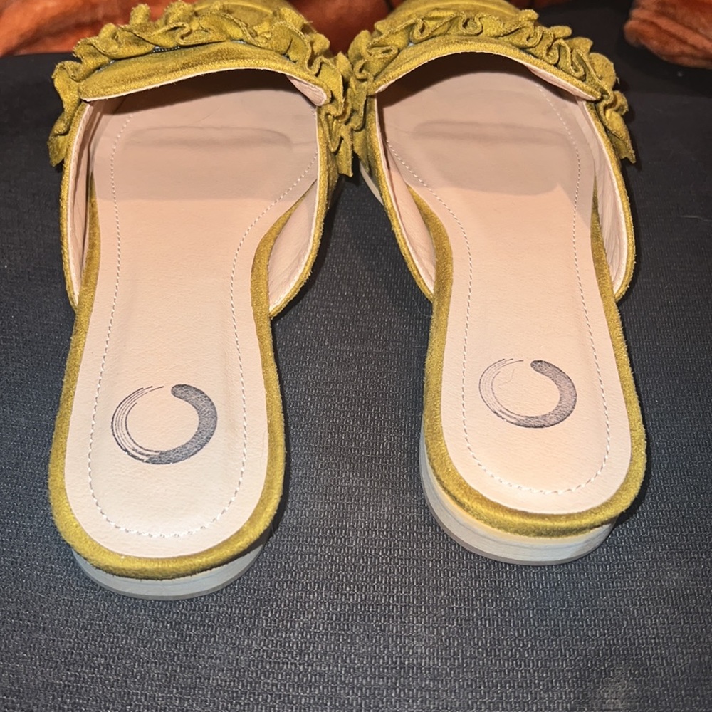 Women’s Journee flat mules, dressy shoes , size 8, excellent condition - Picture 5 of 12